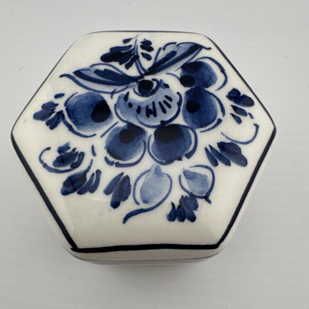 Linea Delft Hand Painted Hexagon Blue & White Ceramic Floral Trinket Box